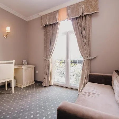 Lot Boutique By And Preference