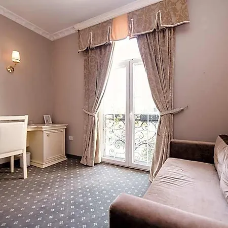 Lot Boutique By And Preference 5* Тирана