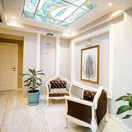 Lot Boutique By And Preference 5*