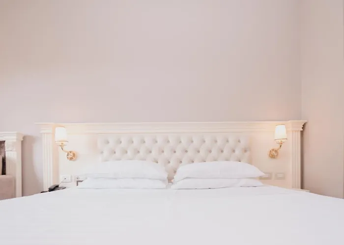 Lot Boutique By And Preference 5*