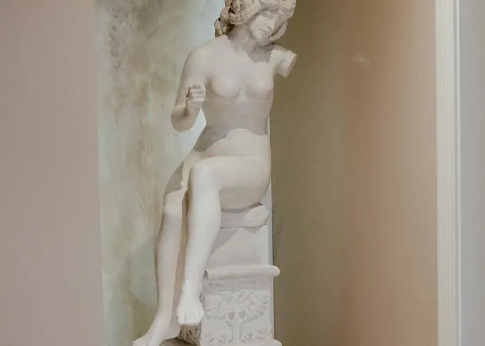 Lot Boutique By And Preference 5*